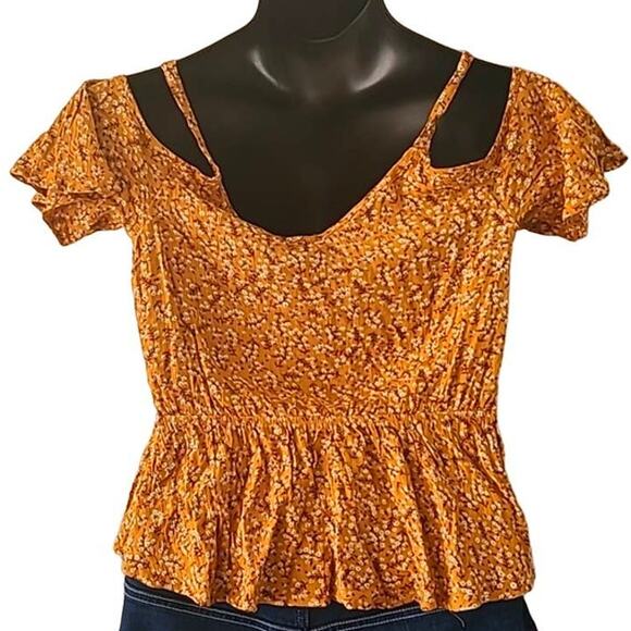 NWOT Hippie Rose Golden Floral Short Sleeve Blouse w/ Cut-Out Detail Size Small - Picture 3 of 5